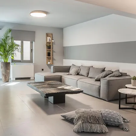 Villa Helios Luxury Private And Superior *