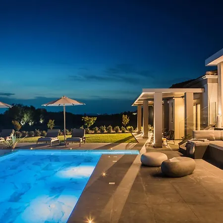 Avgi Luxury *