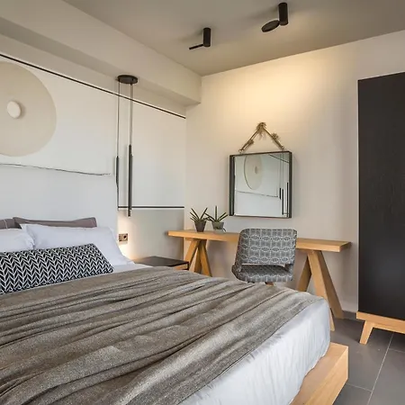 Avgi Luxury Villa *