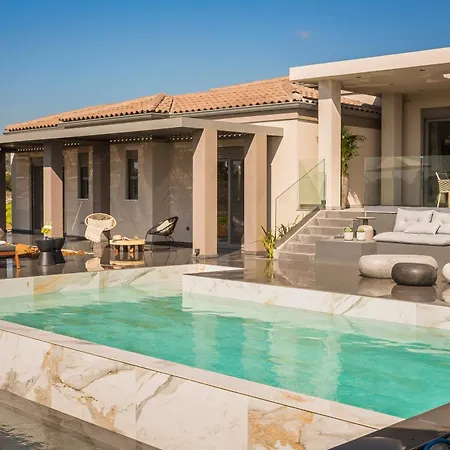 Avgi Luxury Villa * Σβορωνάτα