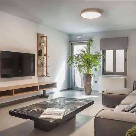 Avgi Luxury