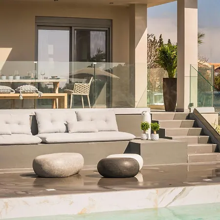 Avgi Luxury Villa * Σβορωνάτα