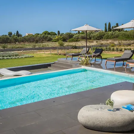 Avgi Luxury Villa