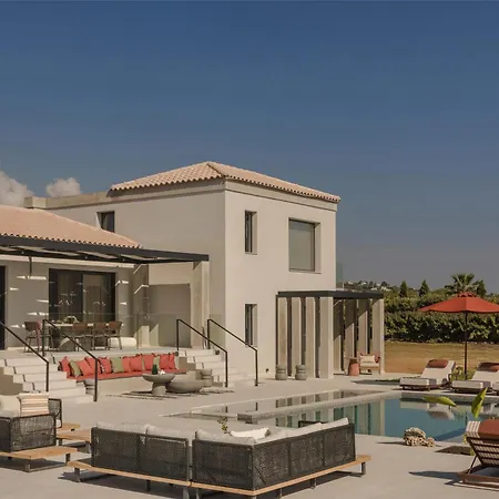 Helios Luxury Villas *